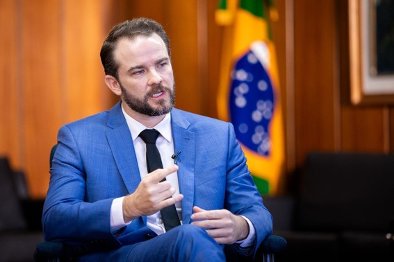 Governo busca alternativas fiscais após impasse sobre medidas de arrecadação