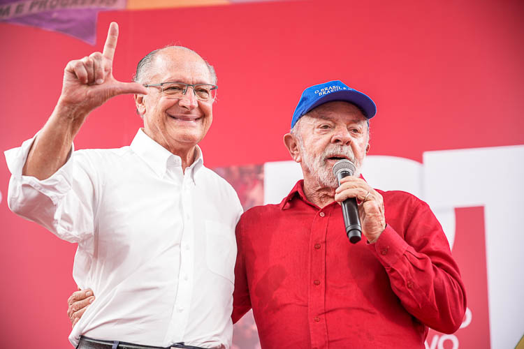 PT oficializa candidatura de Lula à reeleição
