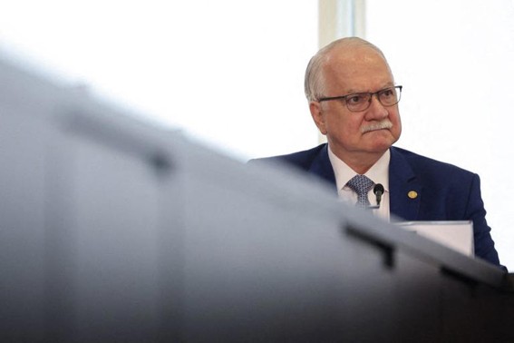 Fachin cassa decisões liminares de Mendonça e Dino e mantém diretor da PF
